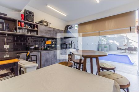 Casa à venda com 300m², 5 quartos e 1 vaga Casa à venda com 300m², 5 quartos e 1 vagaÁrea de Lazer - Churrasqueira