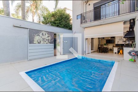 Casa à venda com 300m², 5 quartos e 1 vaga Casa à venda com 300m², 5 quartos e 1 vagaPiscina