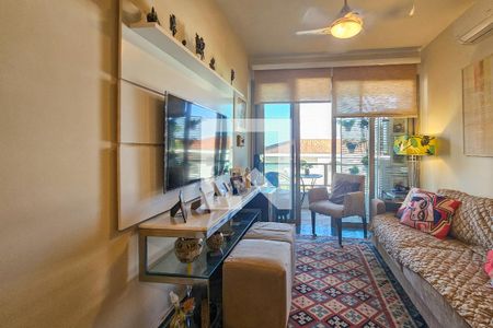 Sala de apartamento para alugar com 3 quartos, 90m² em Jardim Belmar, Guarujá