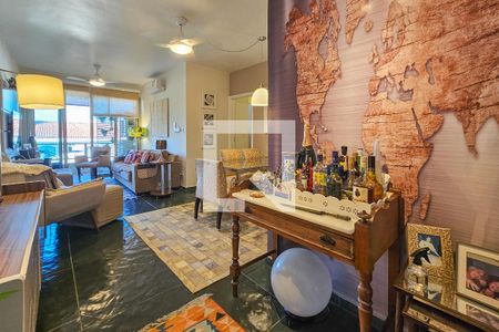 Sala de apartamento para alugar com 3 quartos, 90m² em Jardim Belmar, Guarujá