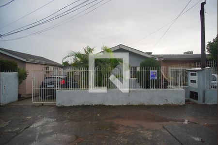 Casa à venda com 300m², 2 quartos e 3 vagas Casa à venda com 300m², 2 quartos e 3 vagasFachada