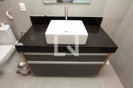 Apartamento à venda com 74m², 2 quartos e 1 vaga Apartamento à venda com 74m², 2 quartos e 1 vagaBanheiro da Suíte