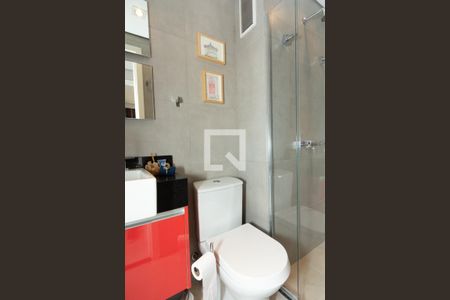 Apartamento à venda com 74m², 2 quartos e 1 vaga Apartamento à venda com 74m², 2 quartos e 1 vagaBanheiro