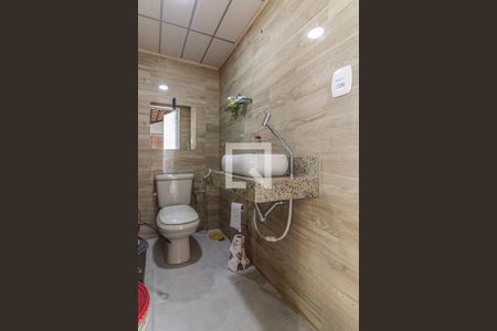 Casa à venda com 350m², 4 quartos e 2 vagas Casa à venda com 350m², 4 quartos e 2 vagasÁrea externa - Lavabo