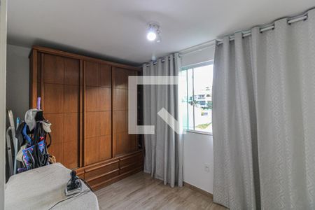 Casa à venda com 350m², 4 quartos e 2 vagas Casa à venda com 350m², 4 quartos e 2 vagasQuarto