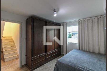 Casa à venda com 350m², 4 quartos e 2 vagas Casa à venda com 350m², 4 quartos e 2 vagasSuíte 3