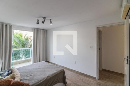 Casa à venda com 350m², 4 quartos e 2 vagas Casa à venda com 350m², 4 quartos e 2 vagasSuíte 2
