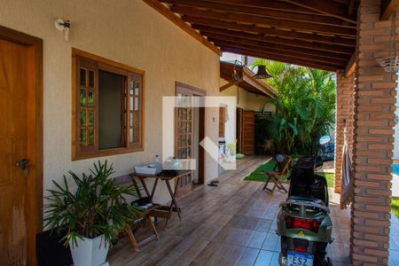Casa à venda com 180m², 2 quartos e 4 vagas Casa à venda com 180m², 2 quartos e 4 vagasÁREA EXTERNA