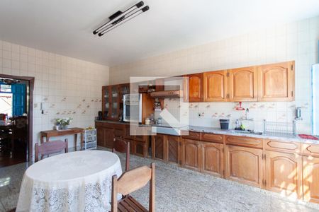 Casa à venda com 447m², 3 quartos e 11 vagasCozinha