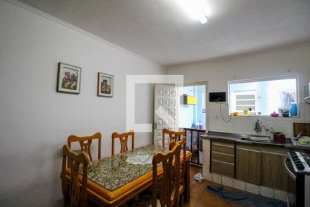 Casa à venda com 230m², 4 quartos e 2 vagas Casa à venda com 230m², 4 quartos e 2 vagasCozinha