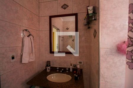 Casa à venda com 230m², 4 quartos e 2 vagas Casa à venda com 230m², 4 quartos e 2 vagasBanheiro