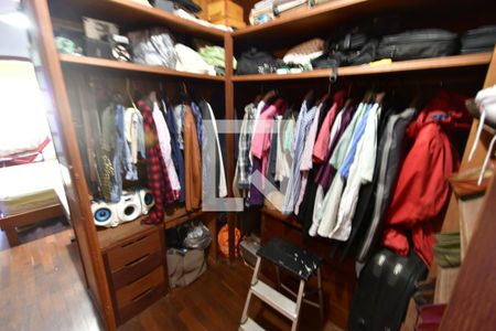 Casa à venda com 300m², 4 quartos e 4 vagasCloset do Quarto 4 Suíte