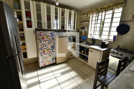 Casa à venda com 300m², 4 quartos e 4 vagasCozinha