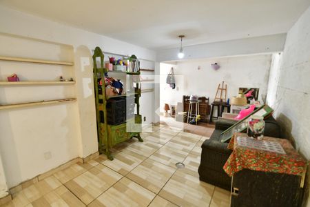 Casa à venda com 300m², 4 quartos e 4 vagasPorão