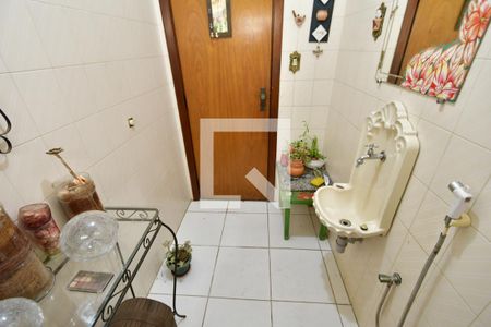 Casa à venda com 300m², 4 quartos e 4 vagasLavabo