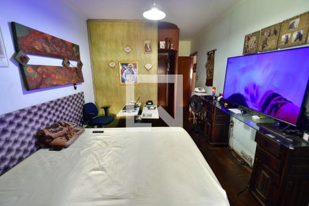 Casa à venda com 300m², 4 quartos e 4 vagasQuarto 4 Suíte