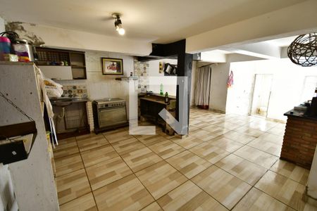 Casa à venda com 300m², 4 quartos e 4 vagasPorão