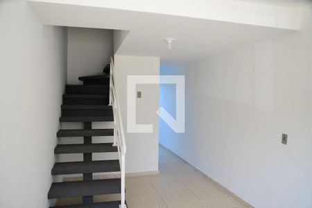 Sala de casa de condomínio para alugar com 2 quartos, 49m² em Jardim Santana, Cotia