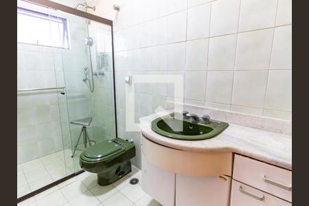 Casa à venda com 385m², 3 quartos e 2 vagas Casa à venda com 385m², 3 quartos e 2 vagasBanheiro da Suíte