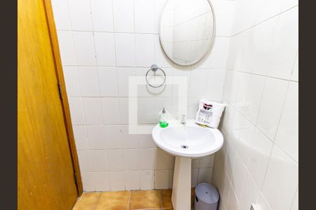 Casa à venda com 385m², 3 quartos e 2 vagas Casa à venda com 385m², 3 quartos e 2 vagasBanheiro de serviço