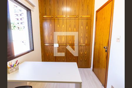 Casa à venda com 385m², 3 quartos e 2 vagas Casa à venda com 385m², 3 quartos e 2 vagasQuarto 2