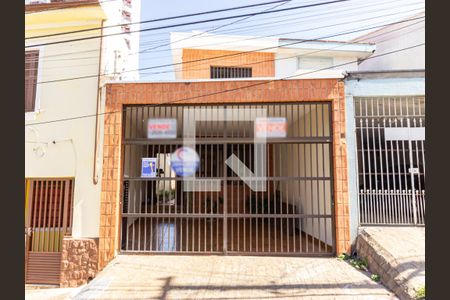 Casa à venda com 385m², 3 quartos e 2 vagas Casa à venda com 385m², 3 quartos e 2 vagasFachada