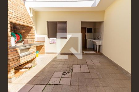 Casa à venda com 385m², 3 quartos e 2 vagas Casa à venda com 385m², 3 quartos e 2 vagasQuintal e Área de Serviço