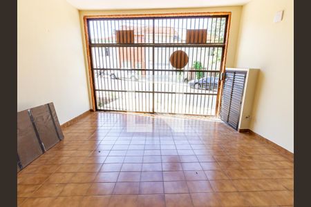 Casa à venda com 385m², 3 quartos e 2 vagas Casa à venda com 385m², 3 quartos e 2 vagasGaragem