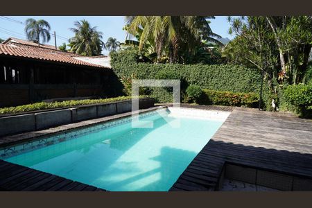Casa à venda com 399m², 3 quartos e 2 vagasPiscina
