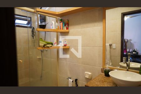 Casa à venda com 399m², 3 quartos e 2 vagasBanheiro da Suíte