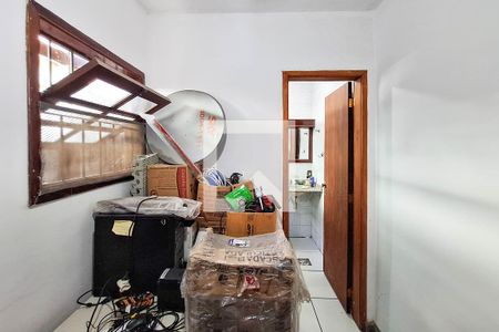 Casa de condomínio à venda com 215m², 4 quartos e 3 vagas Casa de condomínio à venda com 215m², 4 quartos e 3 vagasSuíte 2