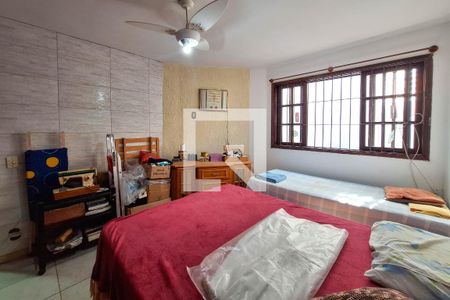 Casa de condomínio à venda com 215m², 4 quartos e 3 vagas Casa de condomínio à venda com 215m², 4 quartos e 3 vagasQuarto 2