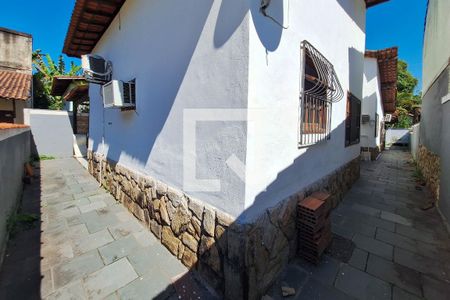 Casa de condomínio à venda com 215m², 4 quartos e 3 vagas Casa de condomínio à venda com 215m², 4 quartos e 3 vagasQuintal