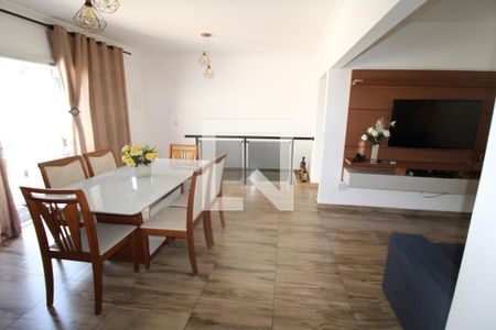 Casa à venda com 440m², 8 quartos e 4 vagasCasa 1 - Sala