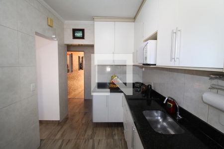 Casa à venda com 440m², 8 quartos e 4 vagasCasa 1 - Cozinha