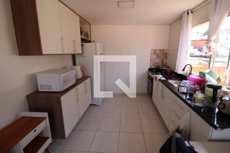 Casa à venda com 440m², 8 quartos e 4 vagasCasa 4 - Sala / Cozinha