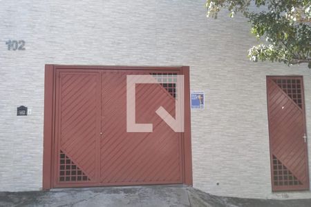 Casa à venda com 440m², 8 quartos e 4 vagas Casa à venda com 440m², 8 quartos e 4 vagasFachada