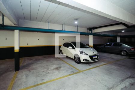 Casa de condomínio à venda com 195m², 3 quartos e 2 vagas Casa de condomínio à venda com 195m², 3 quartos e 2 vagasÁrea comum - Garagem