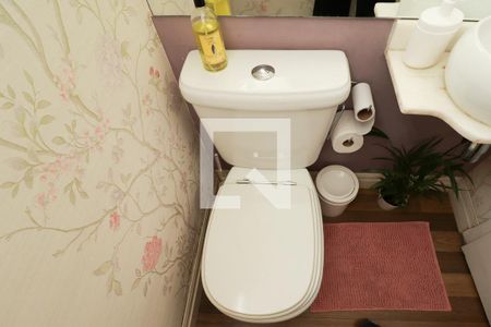 Casa de condomínio à venda com 114m², 3 quartos e 2 vagasLavabo