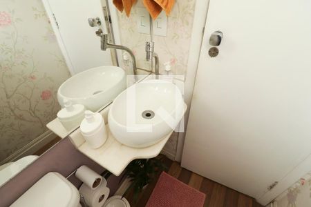 Casa de condomínio à venda com 114m², 3 quartos e 2 vagasLavabo