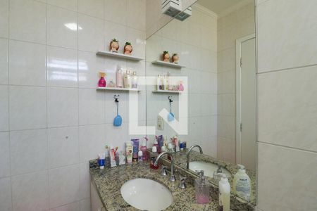 Casa de condomínio à venda com 114m², 3 quartos e 2 vagasBanheiro Social
