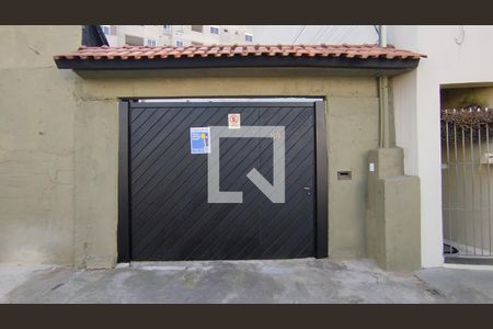 Casa à venda com 325m², 3 quartos e 6 vagas Casa à venda com 325m², 3 quartos e 6 vagasFachada