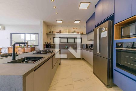 Casa de condomínio à venda com 720m², 4 quartos e 4 vagas Casa de condomínio à venda com 720m², 4 quartos e 4 vagasCozinha