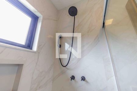 Casa de condomínio à venda com 720m², 4 quartos e 4 vagas Casa de condomínio à venda com 720m², 4 quartos e 4 vagasBanheiro da Suíte 2