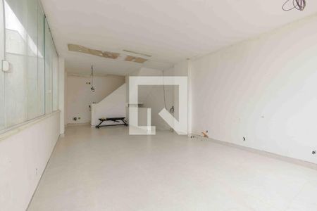 Casa de condomínio à venda com 720m², 4 quartos e 4 vagas Casa de condomínio à venda com 720m², 4 quartos e 4 vagasSala Anexo