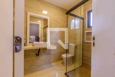 Casa de condomínio à venda com 720m², 4 quartos e 4 vagas Casa de condomínio à venda com 720m², 4 quartos e 4 vagasBanheiro da Suíte 3