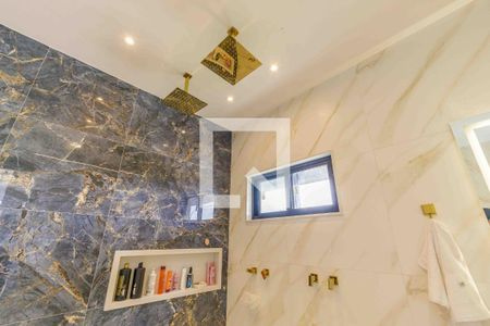 Casa de condomínio à venda com 720m², 4 quartos e 4 vagas Casa de condomínio à venda com 720m², 4 quartos e 4 vagasBanheiro da Suíte 1