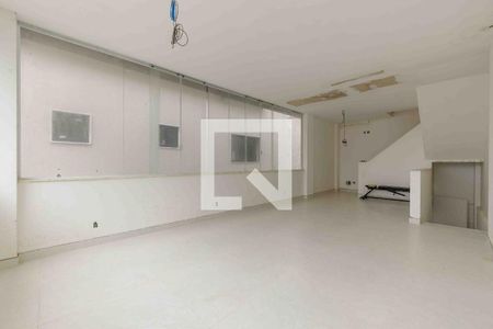 Casa de condomínio à venda com 720m², 4 quartos e 4 vagas Casa de condomínio à venda com 720m², 4 quartos e 4 vagasSala Anexo