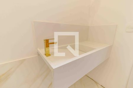 Casa de condomínio à venda com 720m², 4 quartos e 4 vagas Casa de condomínio à venda com 720m², 4 quartos e 4 vagasLavabo 1