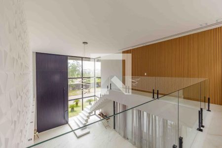 Casa de condomínio à venda com 720m², 4 quartos e 4 vagas Casa de condomínio à venda com 720m², 4 quartos e 4 vagasHall